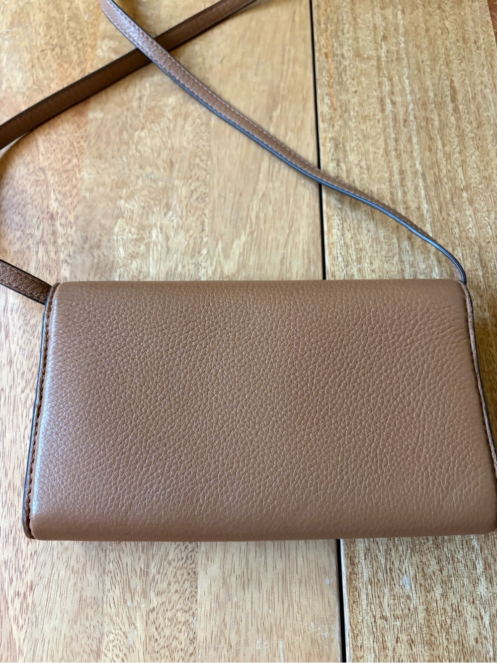 Tory Burch Pebbled camel Leather Crossbody in Warm Tan with Gold Logo - Picture 6 of 6